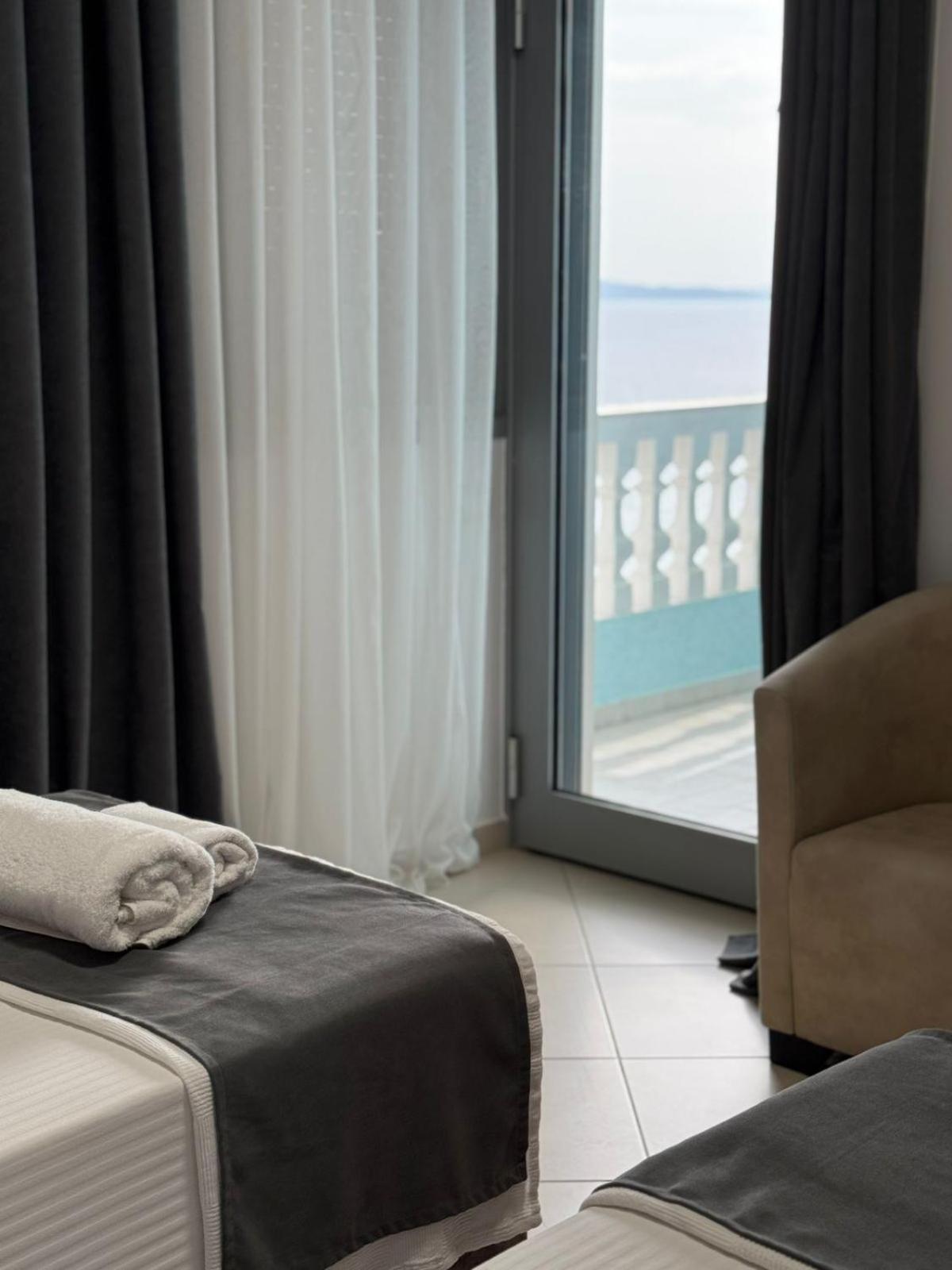 Hotel Abedini Sarande Exterior photo